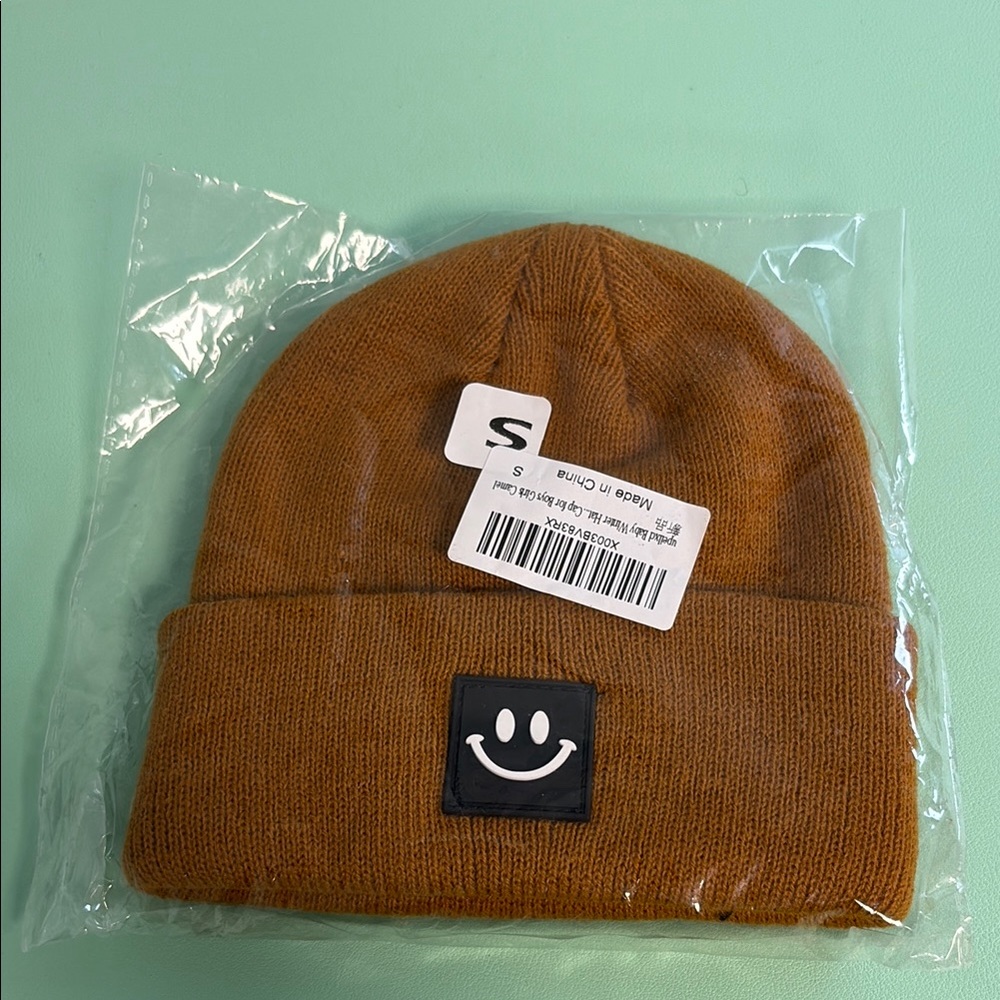 Winter Beanie Hat with Smily Face Logo, Soft Warm Beanie Hat for Baby 0-2 years